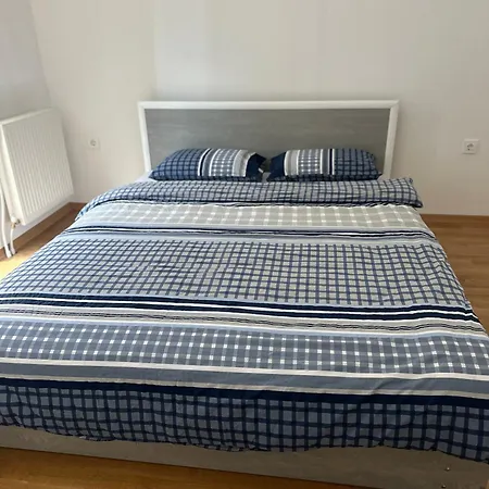 Lucy And Jovana Apartment *