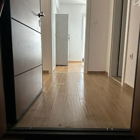 Lucy And Jovana Apartman Szkopje